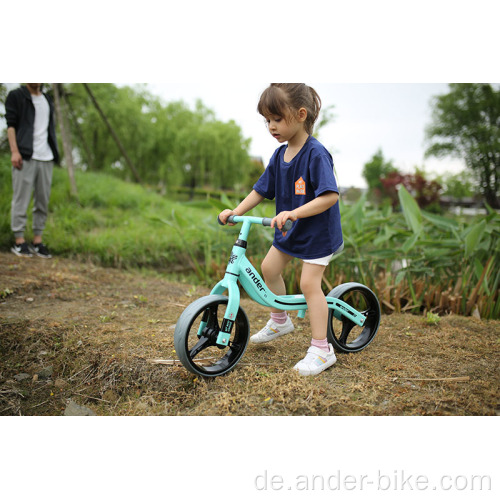 Baby läuft Fahrrad Kinder gehen Balance Fahrrad